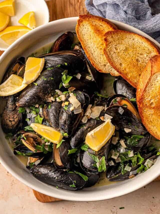 Garlic Butter Mussels in White Wine Sauce Story