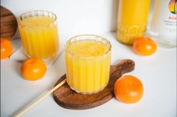 Mango rum cocktail.
